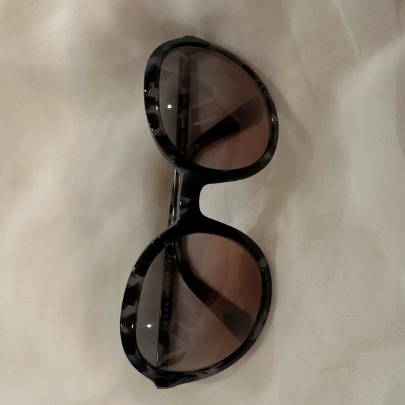 Prada sunglasses excellent condition no scratches - Picture 1 of 12